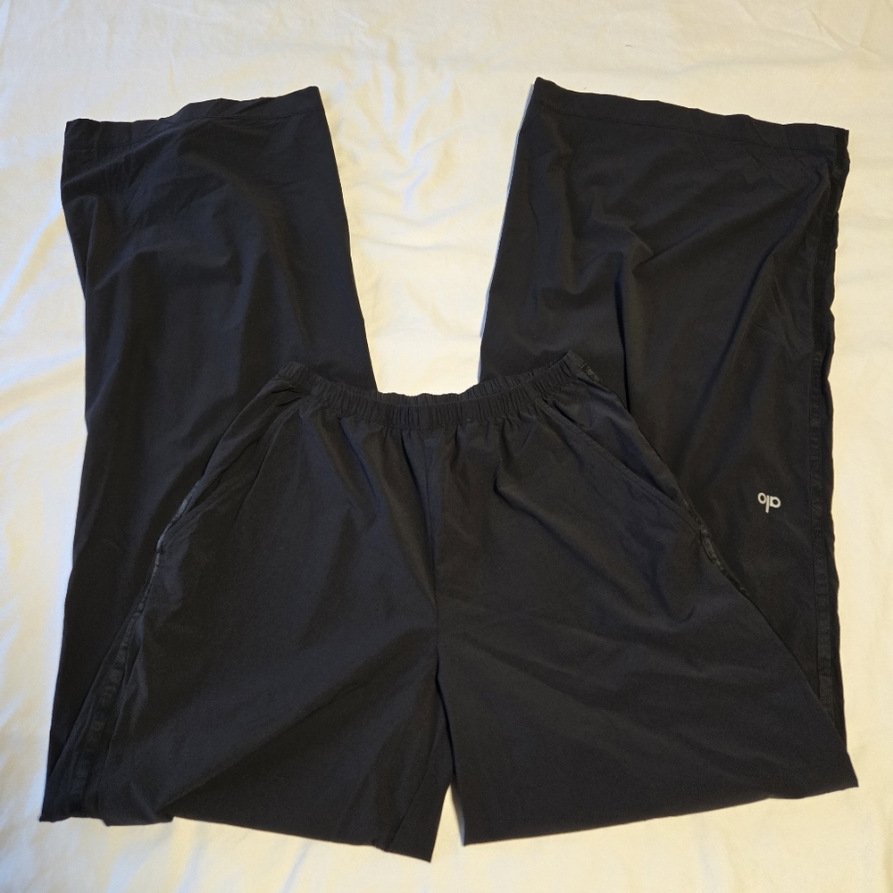 ALO Yoga Breezy Wide-Leg Pants (Long), Black, Size XXS - Picture 7 of 13